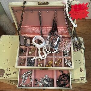 BULK COSTUME JEWELRY